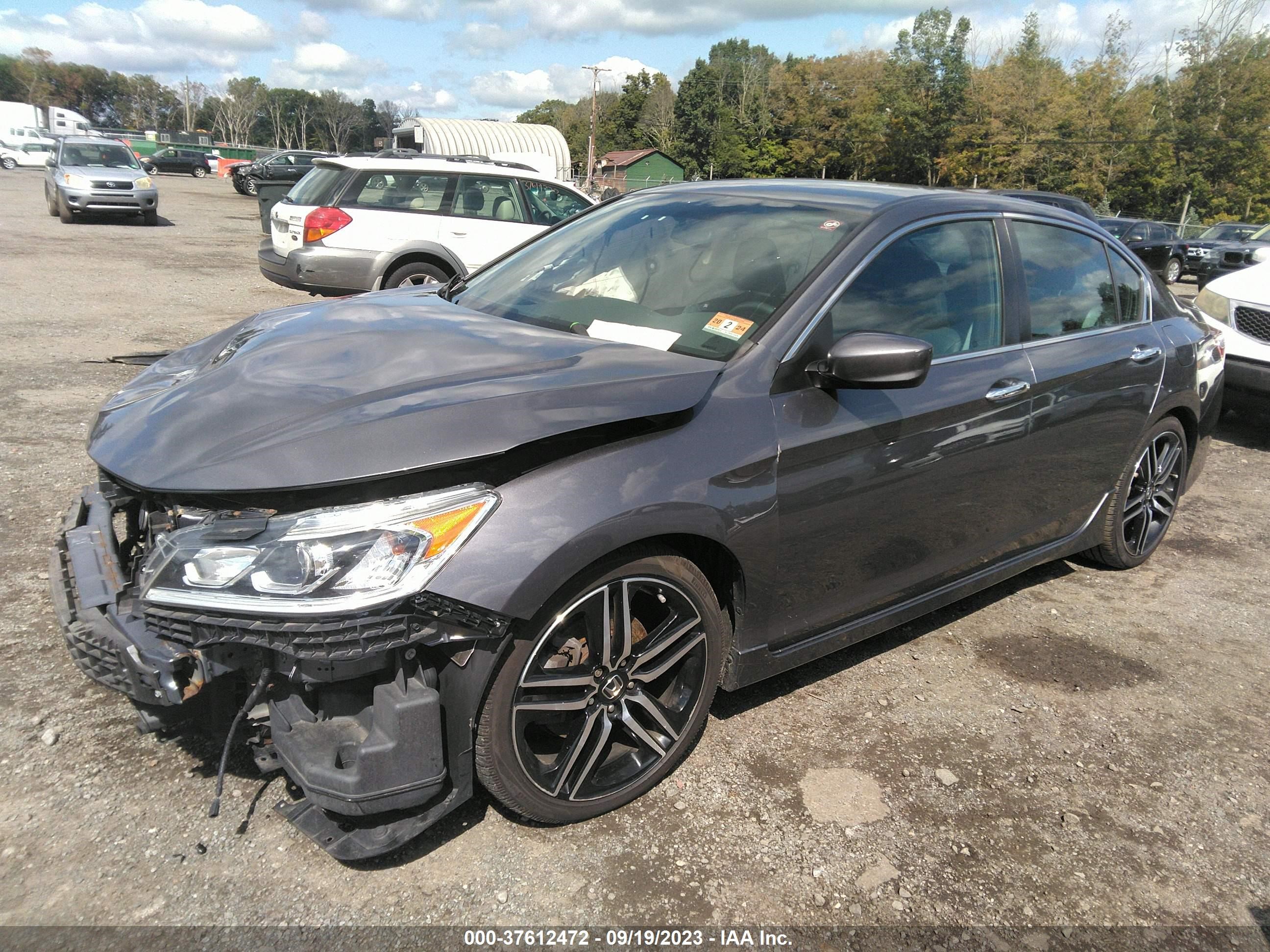 Photo 1 VIN: 1HGCR2F13HA160007 - HONDA ACCORD 