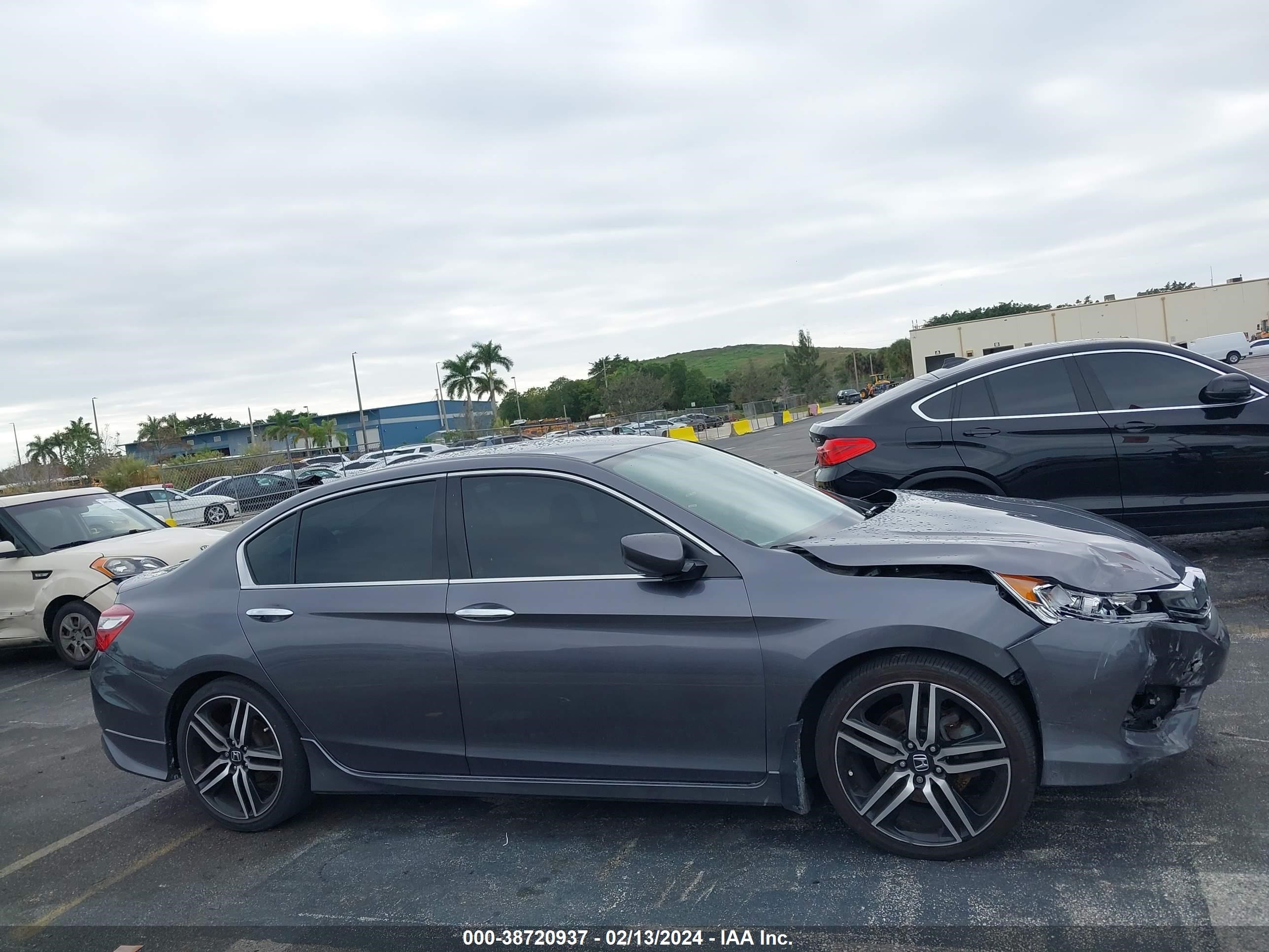 Photo 12 VIN: 1HGCR2F14HA169833 - HONDA ACCORD 