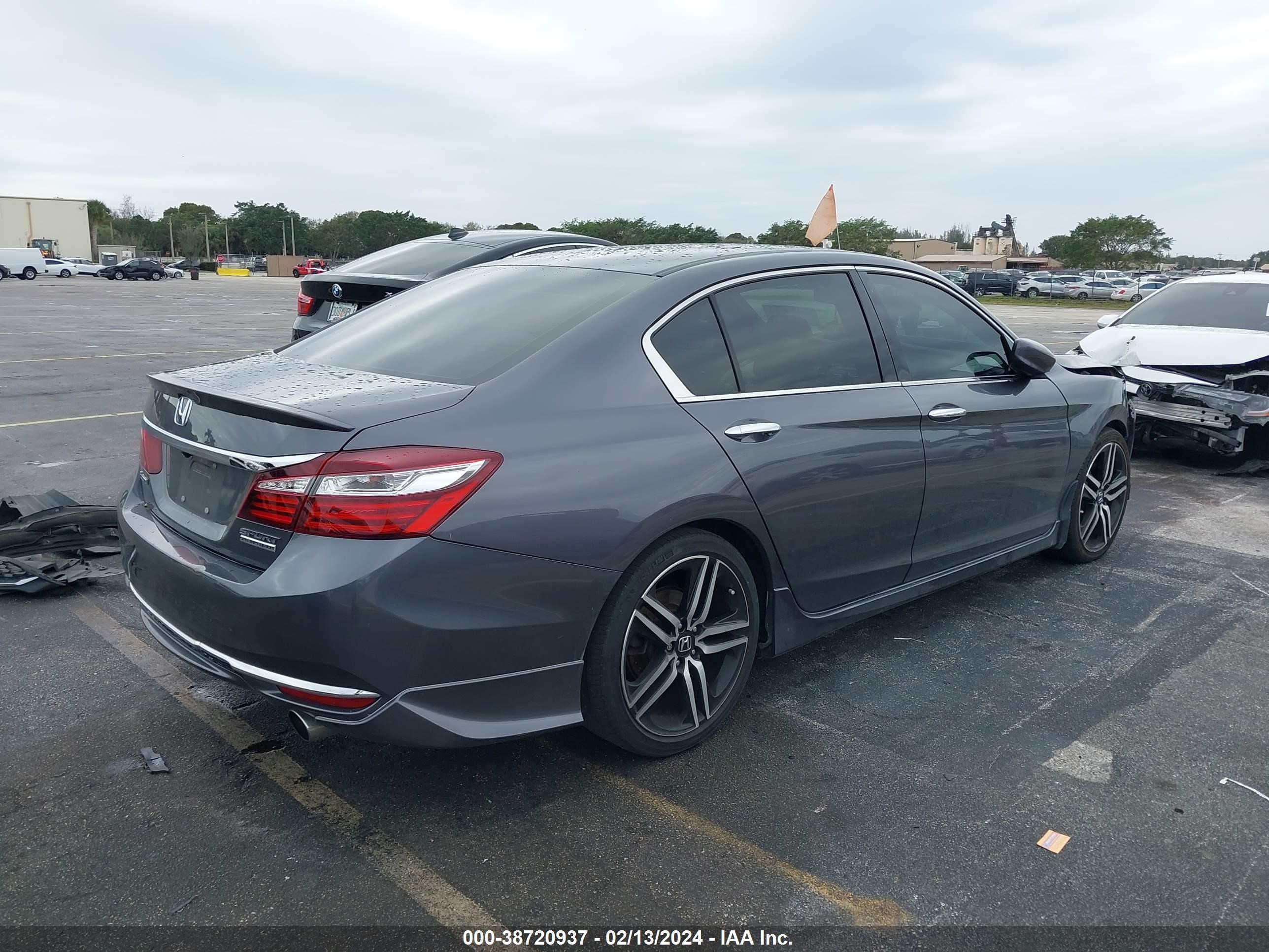 Photo 3 VIN: 1HGCR2F14HA169833 - HONDA ACCORD 