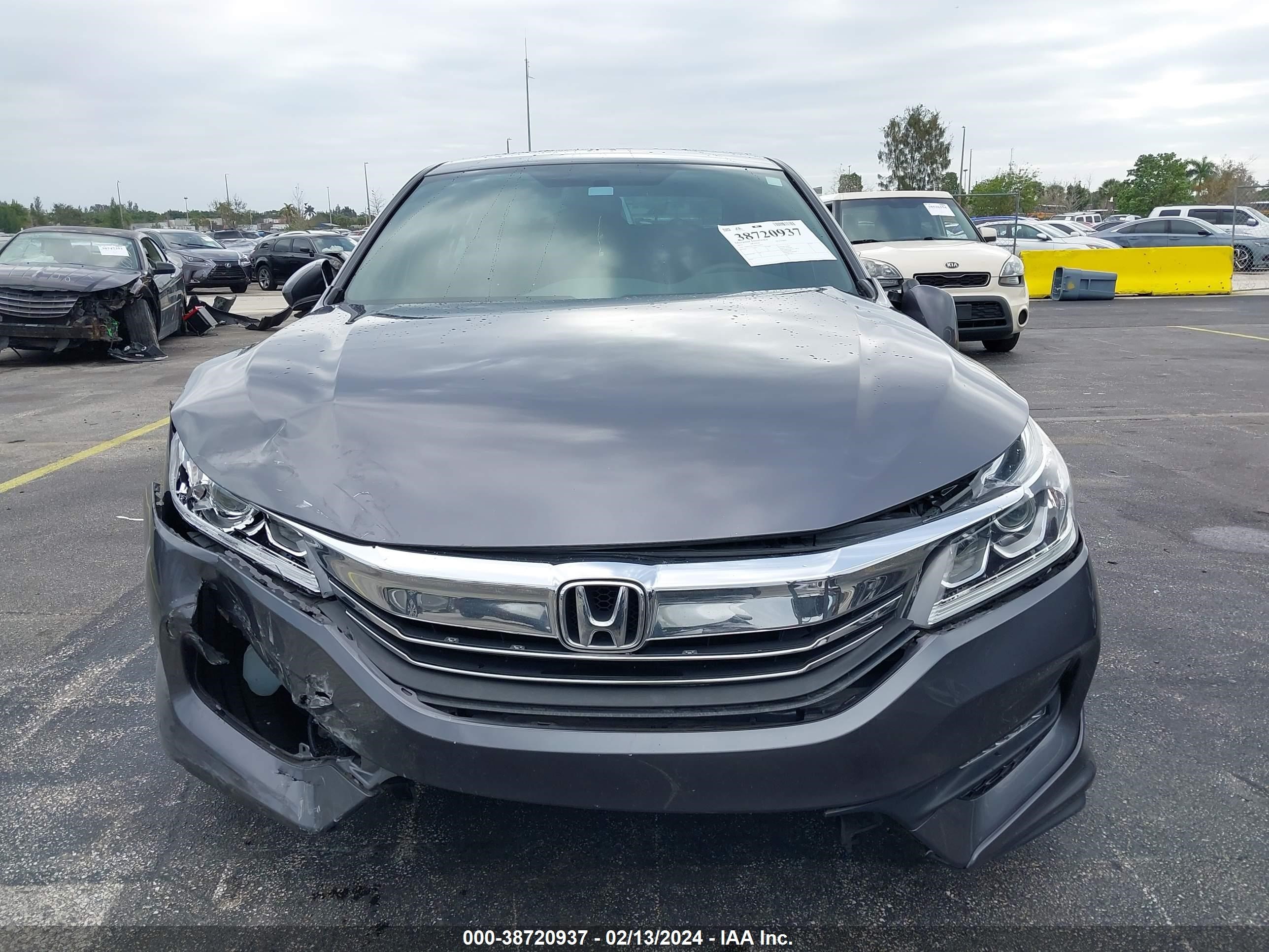 Photo 5 VIN: 1HGCR2F14HA169833 - HONDA ACCORD 