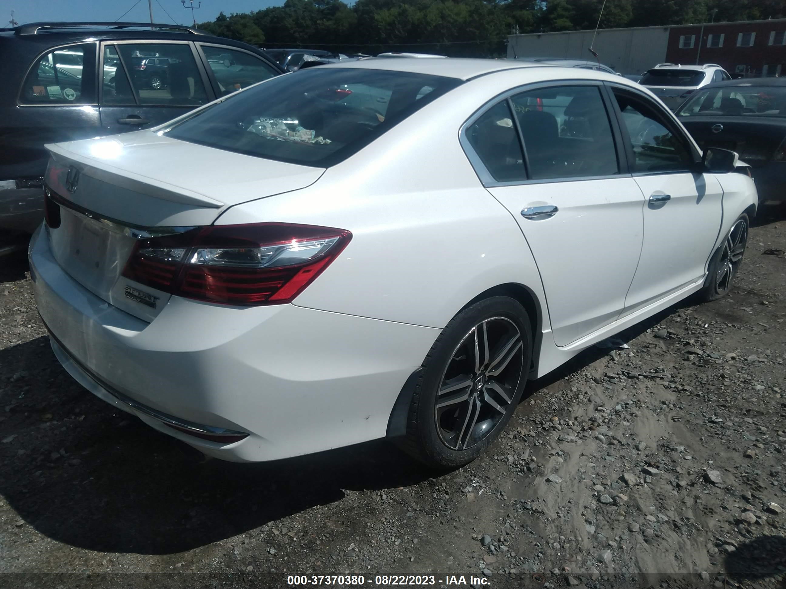 Photo 3 VIN: 1HGCR2F15HA090879 - HONDA ACCORD 