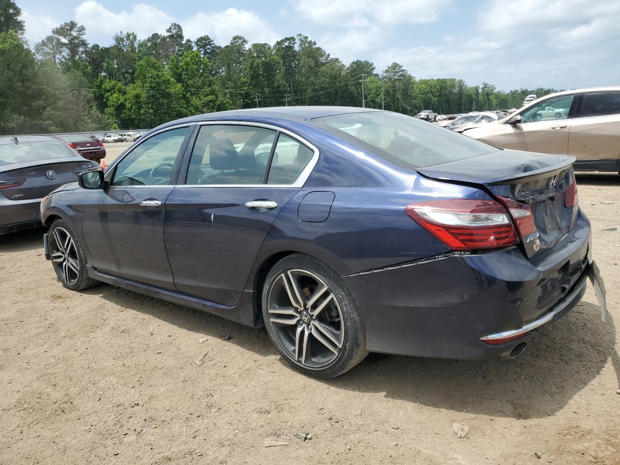 Photo 1 VIN: 1HGCR2F15HA231305 - HONDA ACCORD 