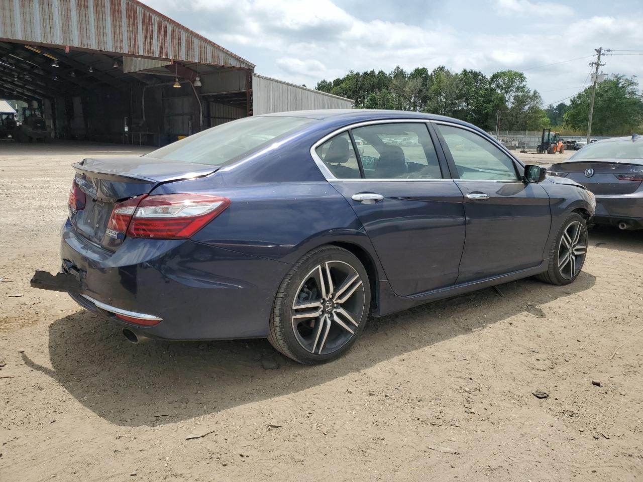 Photo 2 VIN: 1HGCR2F15HA231305 - HONDA ACCORD 