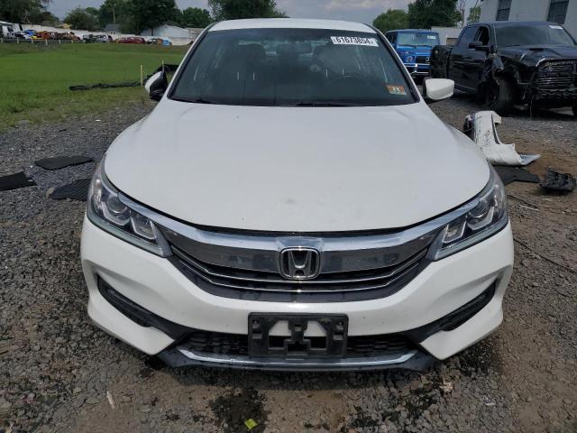 Photo 4 VIN: 1HGCR2F15HA281122 - HONDA ACCORD 