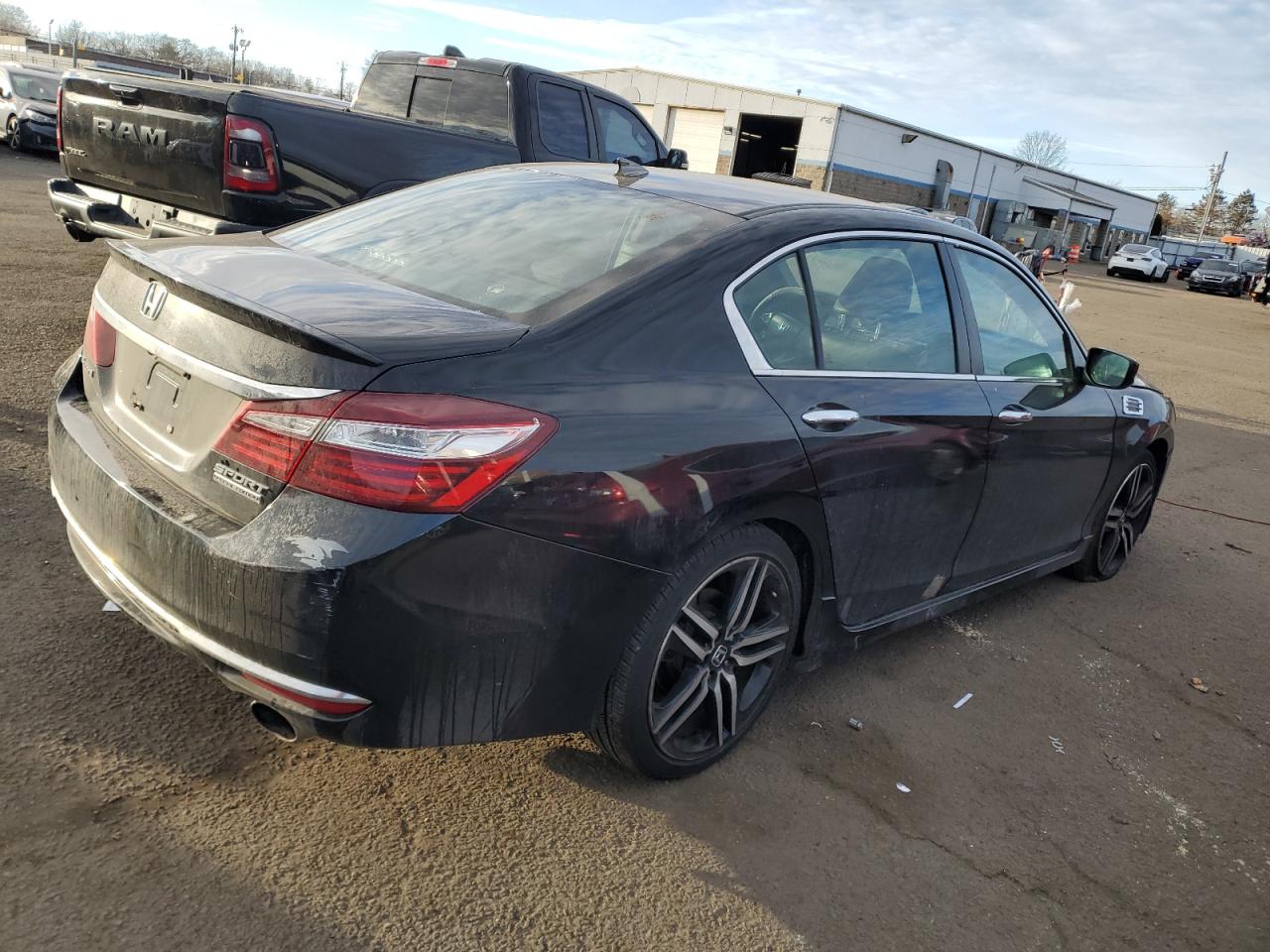 Photo 2 VIN: 1HGCR2F16HA298561 - HONDA ACCORD 