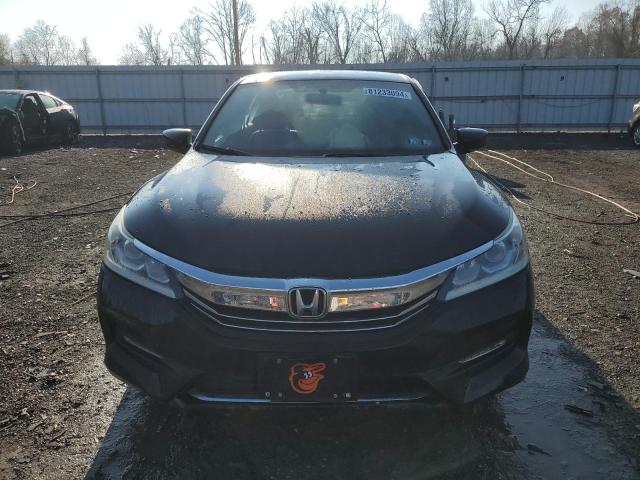 Photo 4 VIN: 1HGCR2F17HA010708 - HONDA ACCORD SPO 