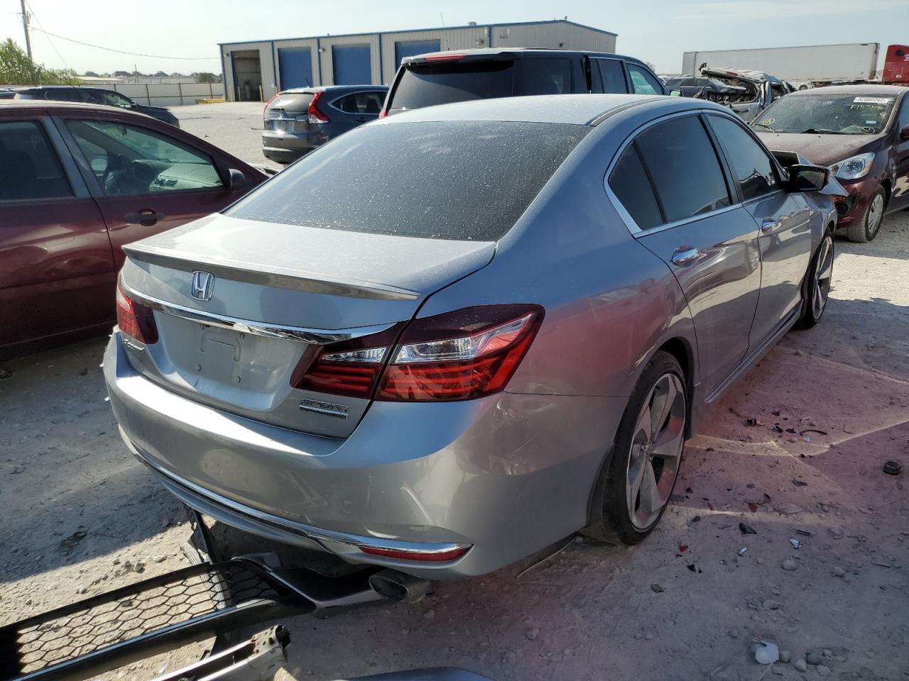 Photo 3 VIN: 1HGCR2F17HA256528 - HONDA ACCORD 