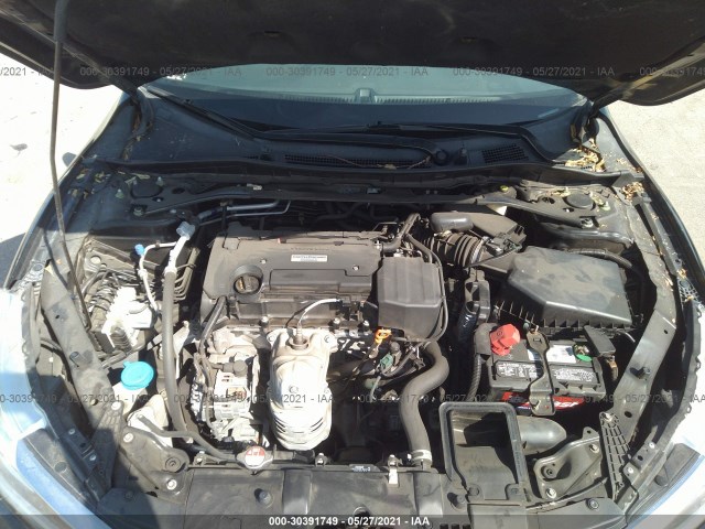 Photo 9 VIN: 1HGCR2F18HA056256 - HONDA ACCORD SEDAN 