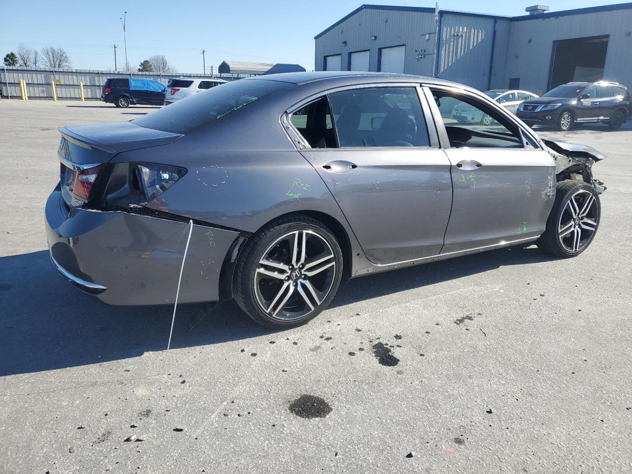 Photo 2 VIN: 1HGCR2F18HA069086 - HONDA ACCORD 