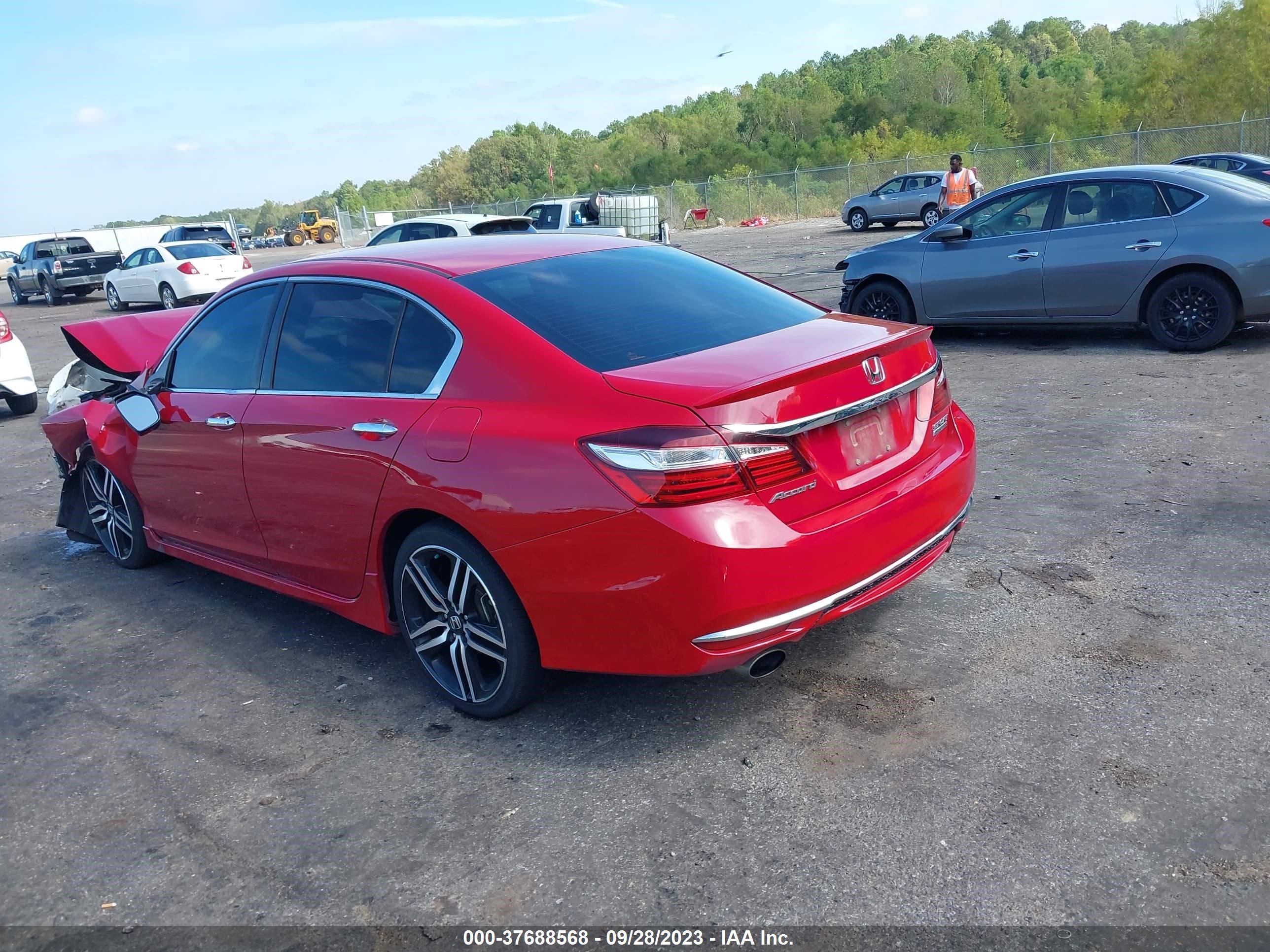 Photo 2 VIN: 1HGCR2F19HA127058 - HONDA ACCORD 