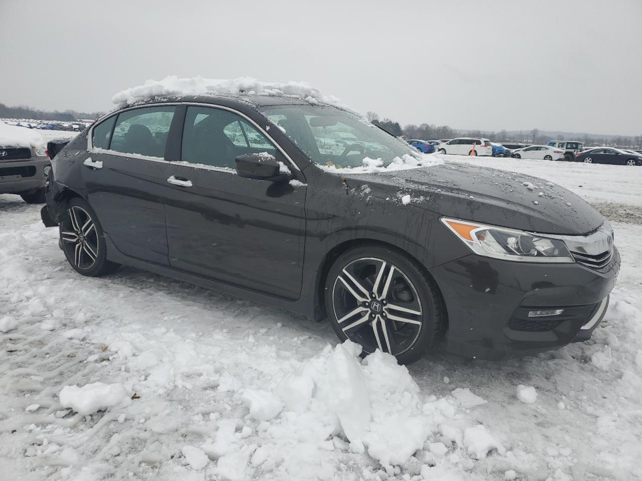 Photo 3 VIN: 1HGCR2F19HA150002 - HONDA ACCORD 