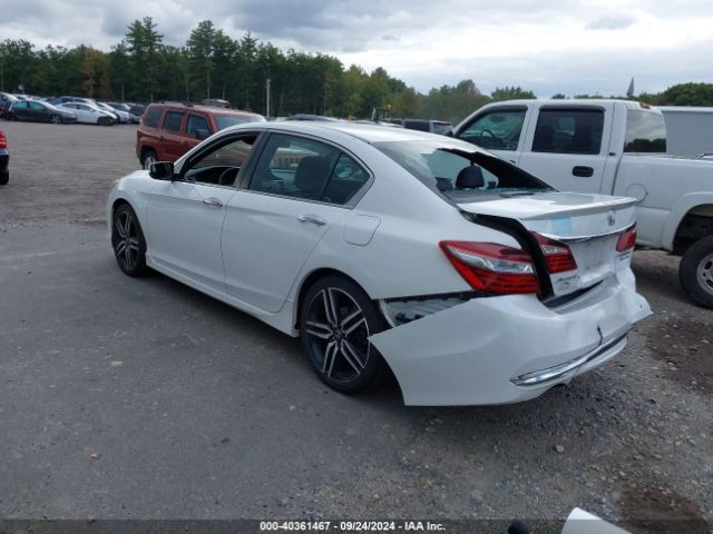 Photo 2 VIN: 1HGCR2F1XHA026627 - HONDA ACCORD 