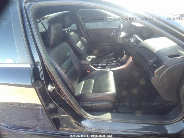 Photo 4 VIN: 1HGCR2F1XHA066240 - HONDA ACCORD SEDAN 