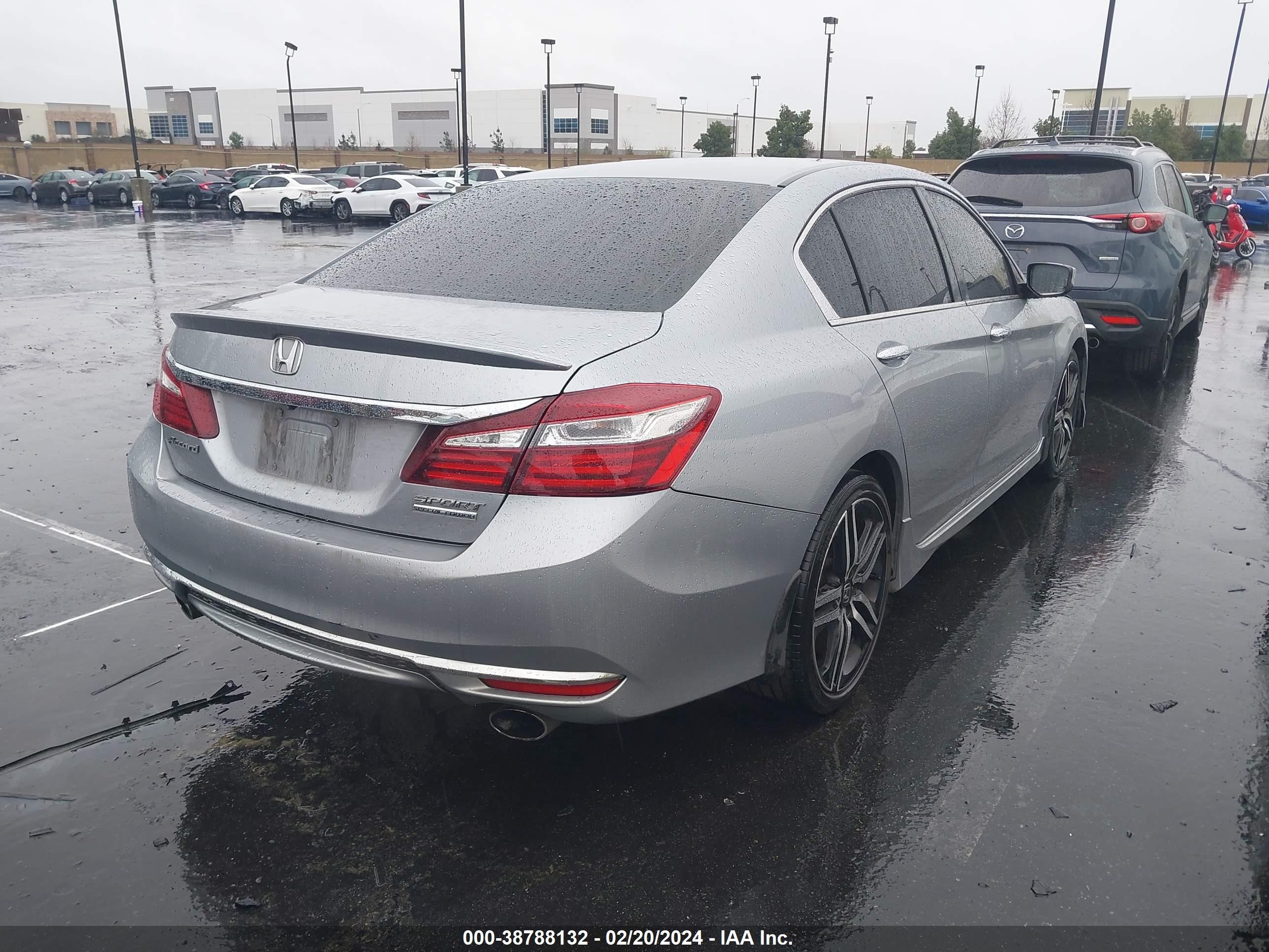 Photo 13 VIN: 1HGCR2F1XHA121513 - HONDA ACCORD 