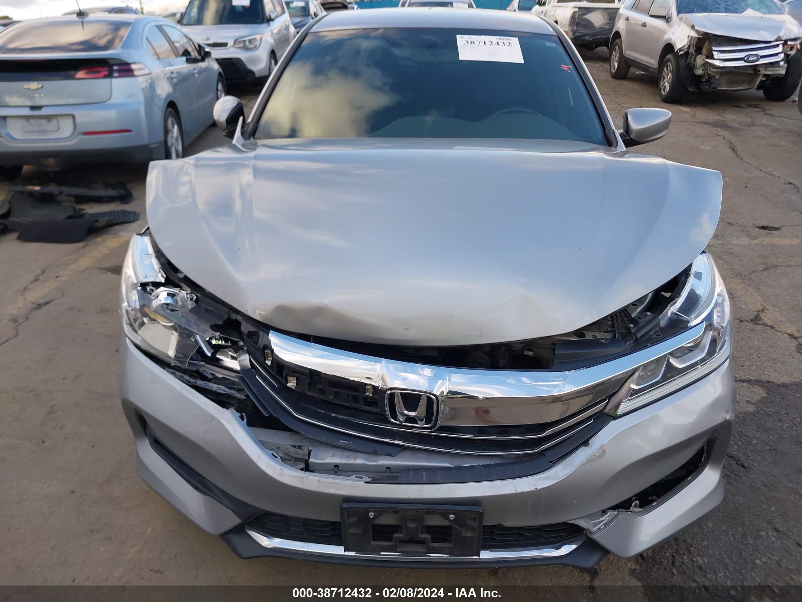 Photo 11 VIN: 1HGCR2F1XHA277485 - HONDA ACCORD 