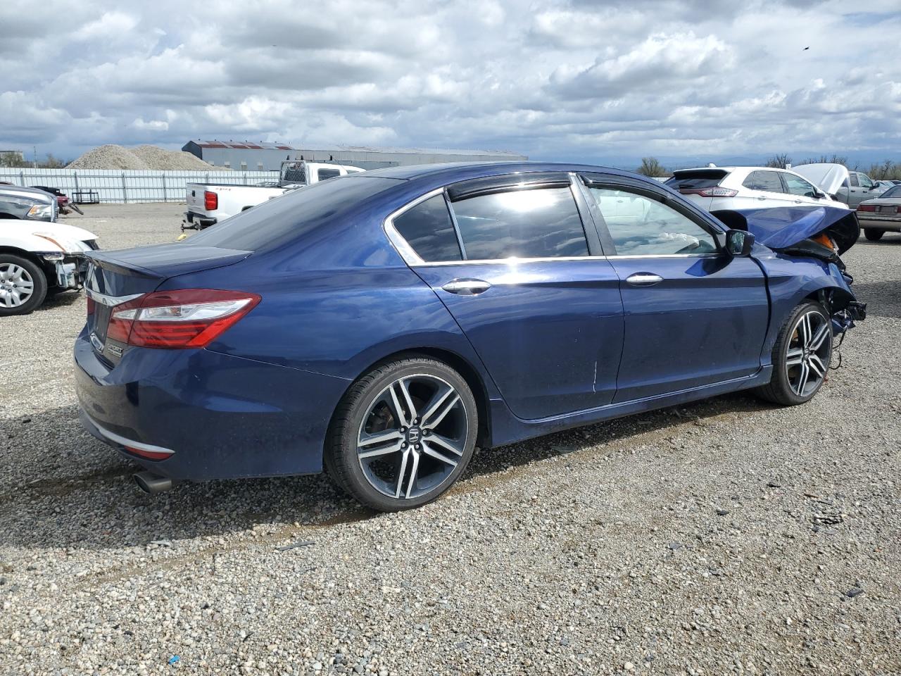 Photo 2 VIN: 1HGCR2F1XHA288258 - HONDA ACCORD 