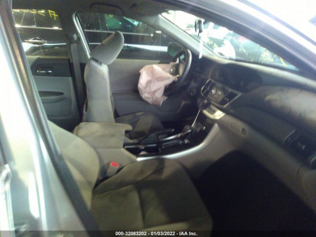 Photo 4 VIN: 1HGCR2F30DA022811 - HONDA ACCORD SDN 