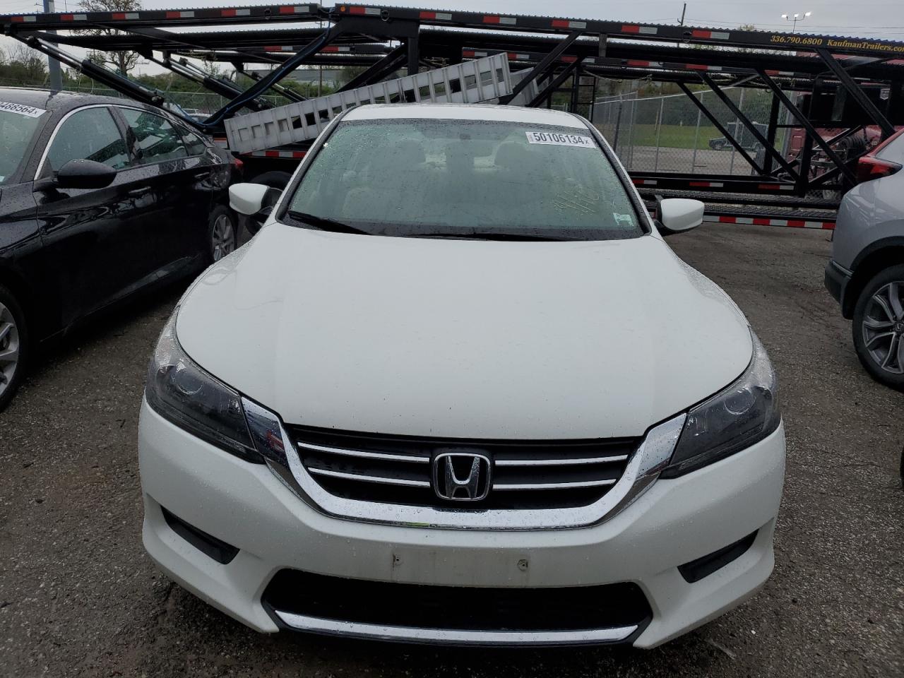 Photo 4 VIN: 1HGCR2F30DA041813 - HONDA ACCORD 