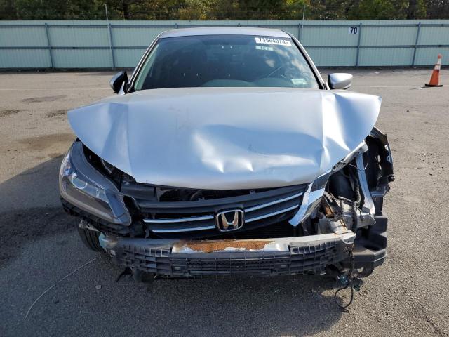 Photo 4 VIN: 1HGCR2F30DA095046 - HONDA ACCORD LX 