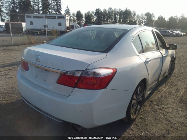 Photo 3 VIN: 1HGCR2F30DA112153 - HONDA ACCORD SDN 