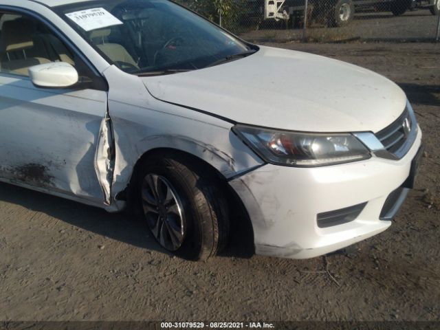 Photo 5 VIN: 1HGCR2F30DA112153 - HONDA ACCORD SDN 