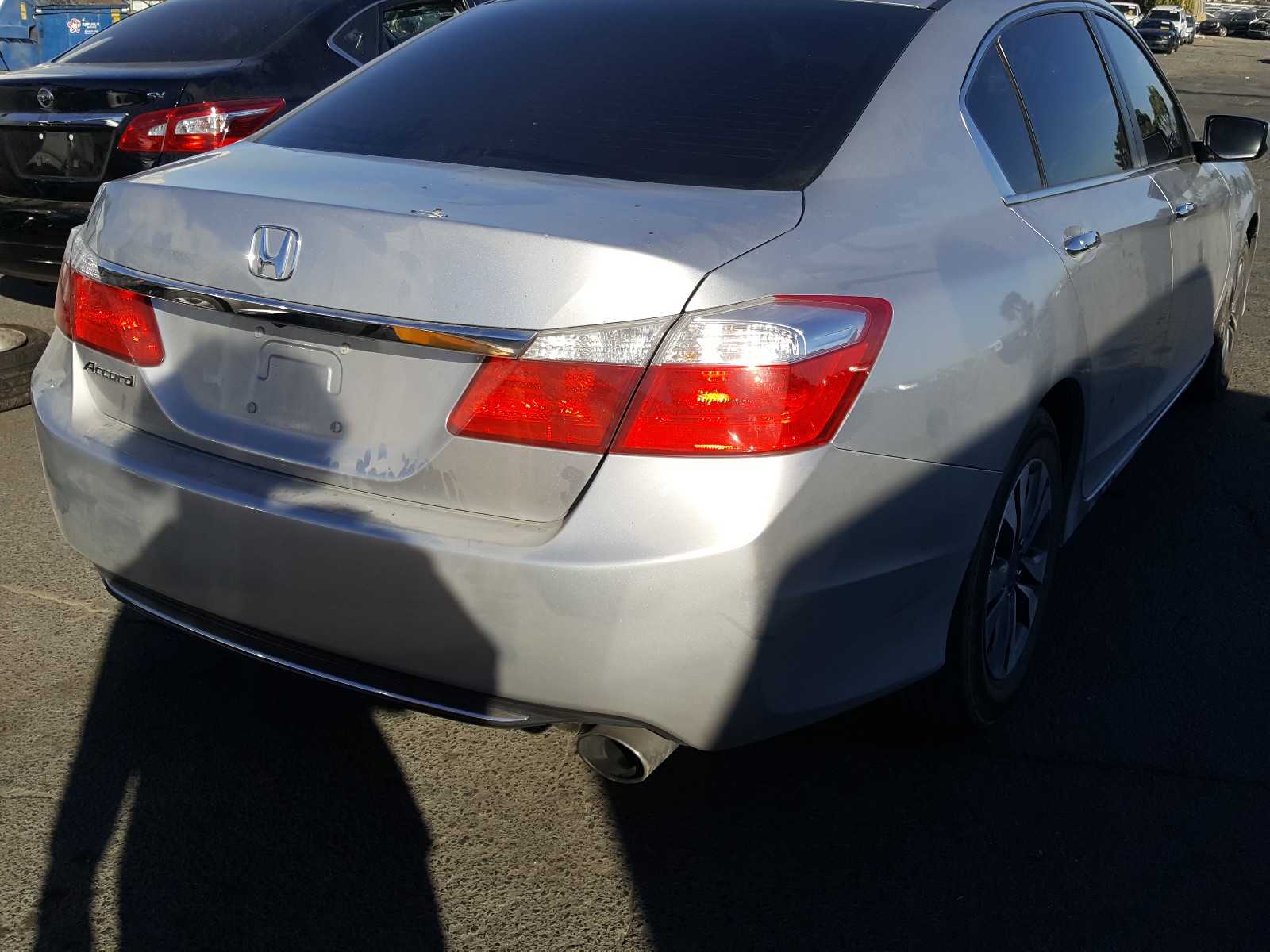 Photo 3 VIN: 1HGCR2F30DA148375 - HONDA ACCORD LX 