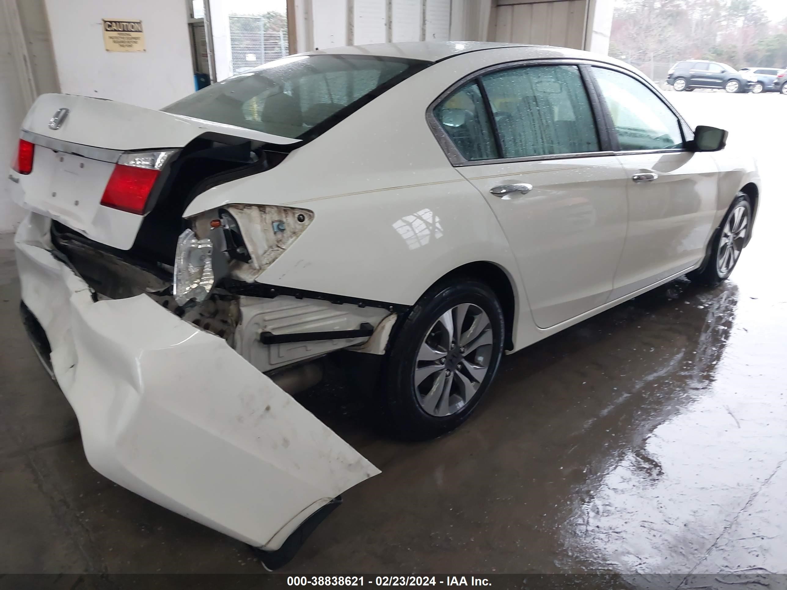 Photo 3 VIN: 1HGCR2F30DA154015 - HONDA ACCORD 