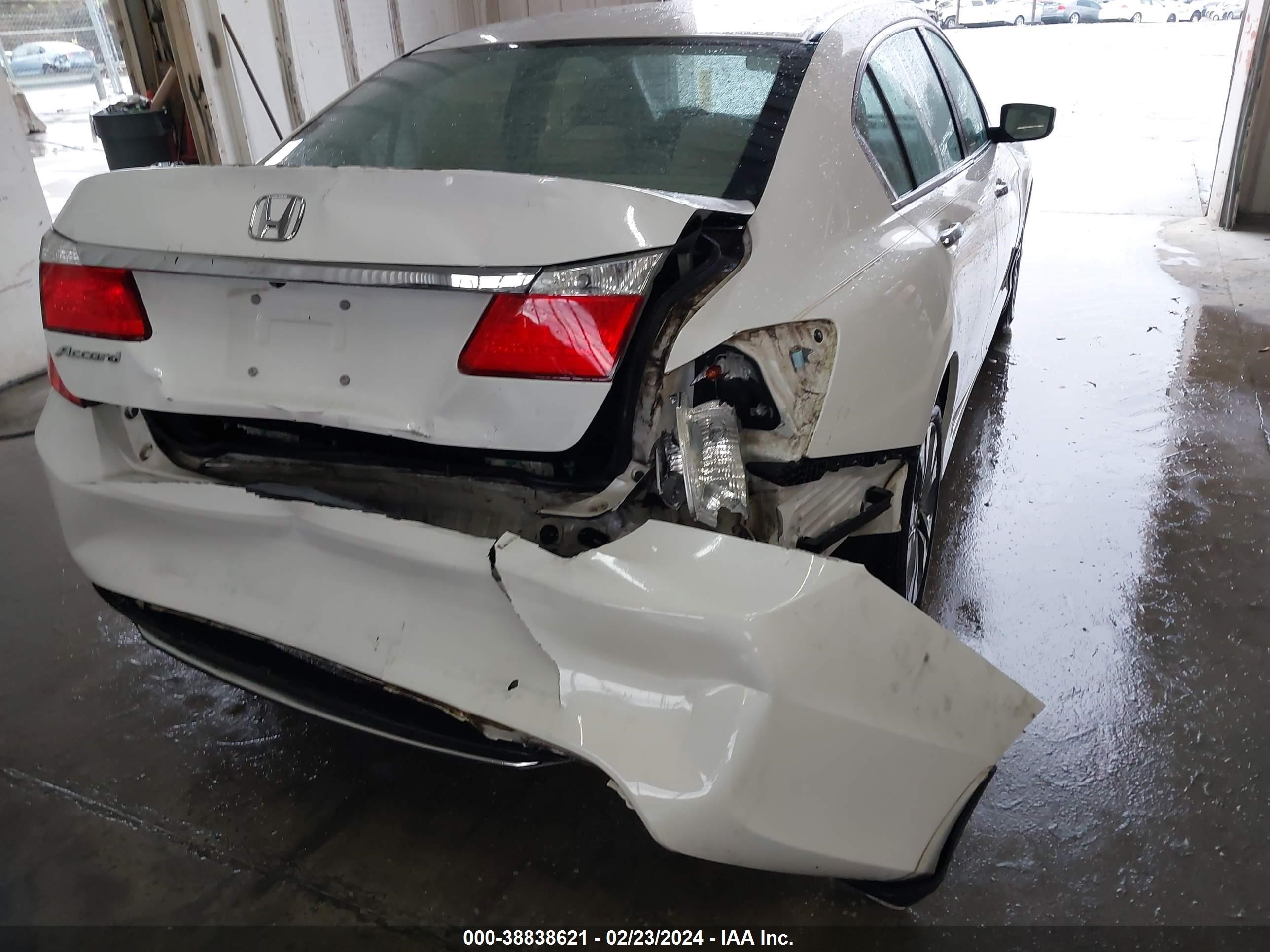 Photo 5 VIN: 1HGCR2F30DA154015 - HONDA ACCORD 