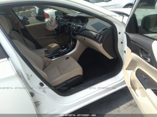 Photo 4 VIN: 1HGCR2F30DA161093 - HONDA ACCORD SDN 