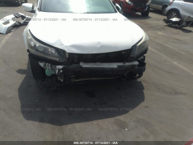 Photo 5 VIN: 1HGCR2F30DA161093 - HONDA ACCORD SDN 