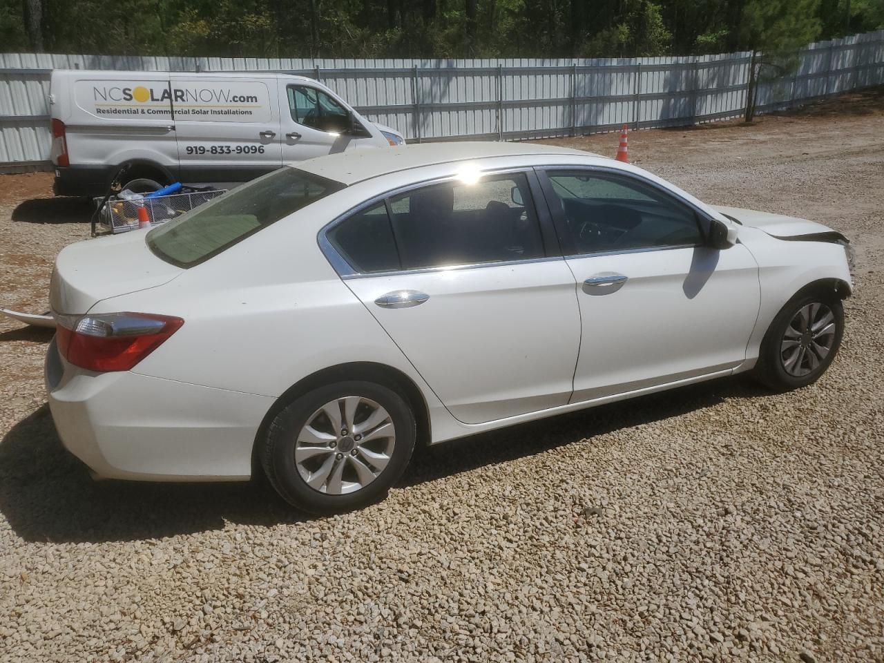 Photo 2 VIN: 1HGCR2F30EA051940 - HONDA ACCORD 