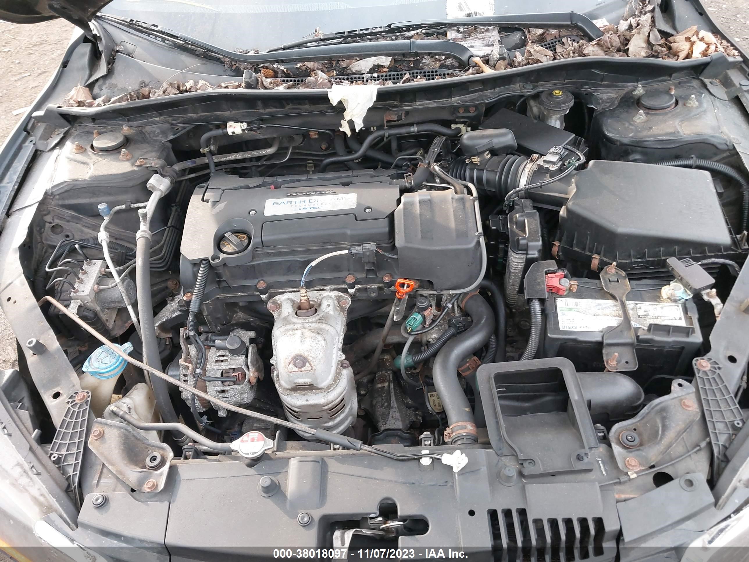 Photo 9 VIN: 1HGCR2F30EA101087 - HONDA ACCORD 