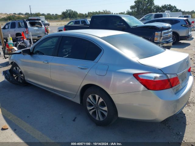 Photo 2 VIN: 1HGCR2F30FA016915 - HONDA ACCORD 