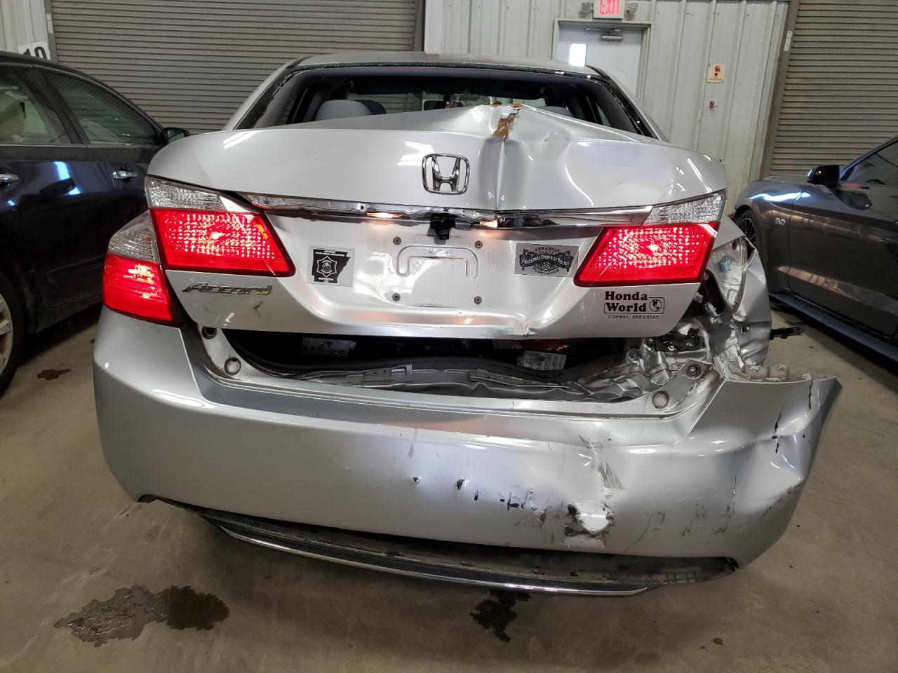 Photo 5 VIN: 1HGCR2F30FA017403 - HONDA ACCORD 