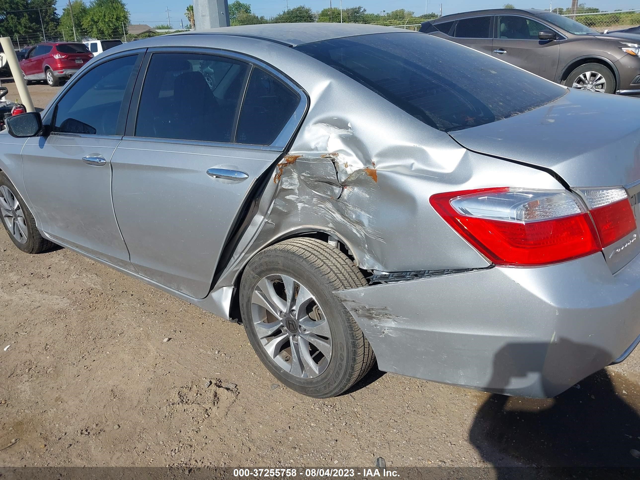 Photo 5 VIN: 1HGCR2F30FA064933 - HONDA ACCORD 