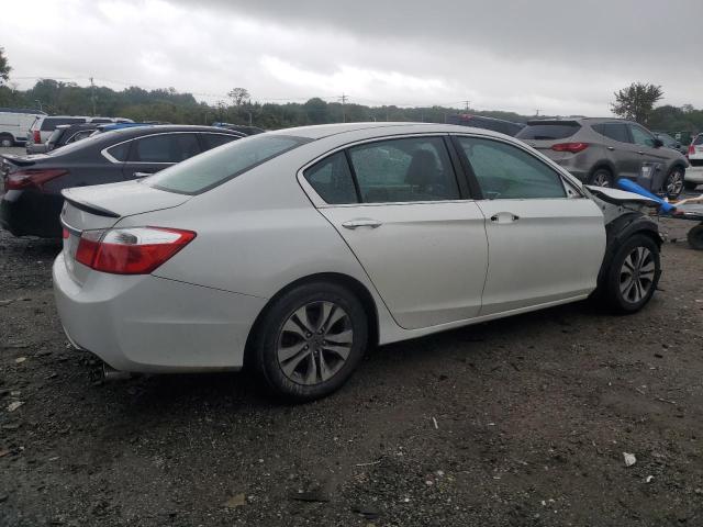 Photo 2 VIN: 1HGCR2F30FA085023 - HONDA ACCORD LX 