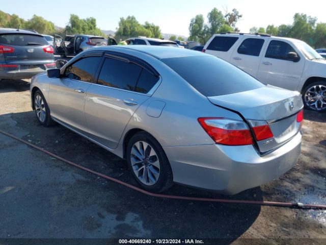 Photo 2 VIN: 1HGCR2F30FA093817 - HONDA ACCORD 