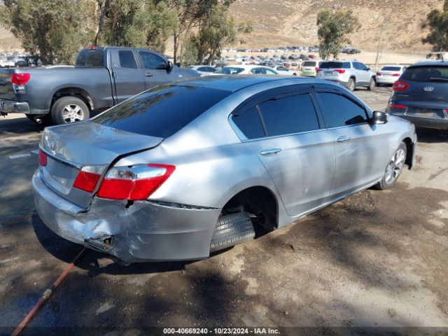 Photo 3 VIN: 1HGCR2F30FA093817 - HONDA ACCORD 