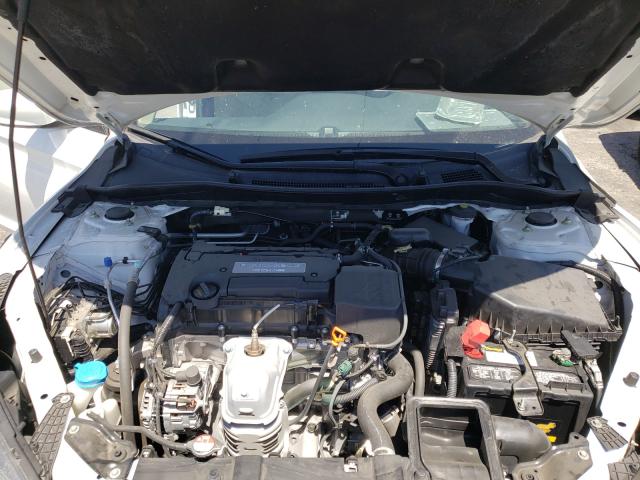 Photo 6 VIN: 1HGCR2F30FA128727 - HONDA ACCORD LX 