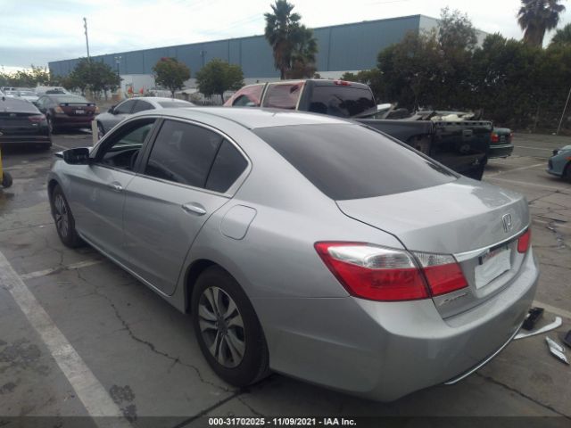 Photo 2 VIN: 1HGCR2F30FA133152 - HONDA ACCORD SEDAN 