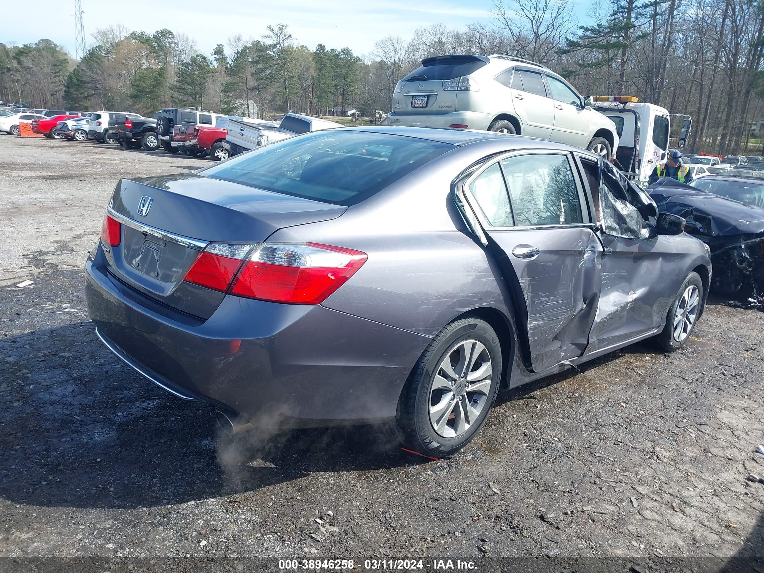 Photo 3 VIN: 1HGCR2F30FA207721 - HONDA ACCORD 