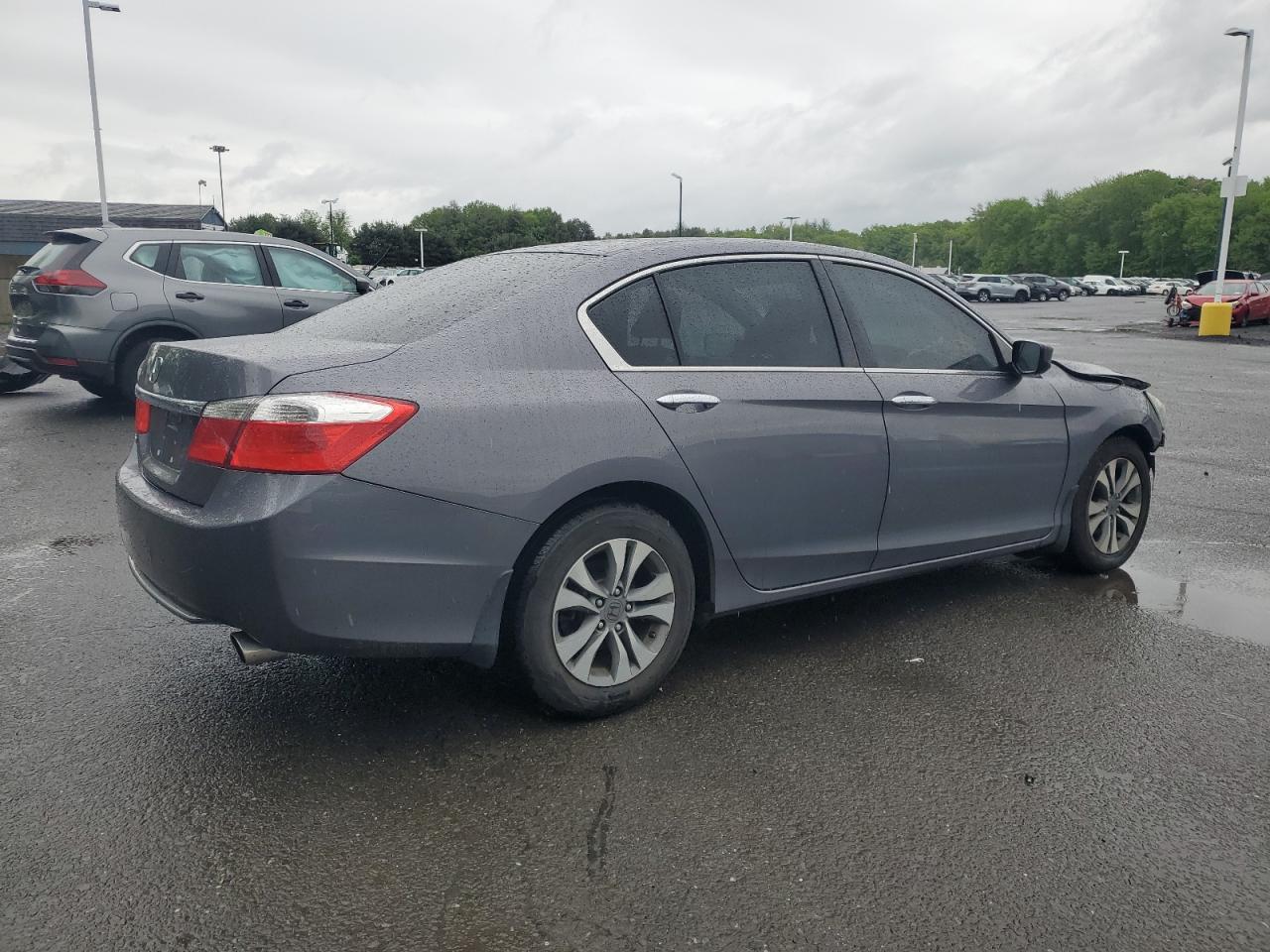 Photo 2 VIN: 1HGCR2F30FA227015 - HONDA ACCORD 