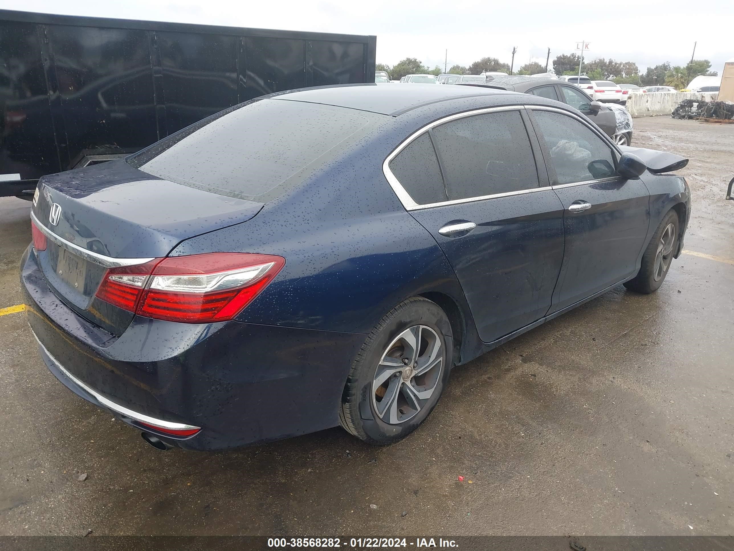 Photo 3 VIN: 1HGCR2F30GA038172 - HONDA ACCORD 