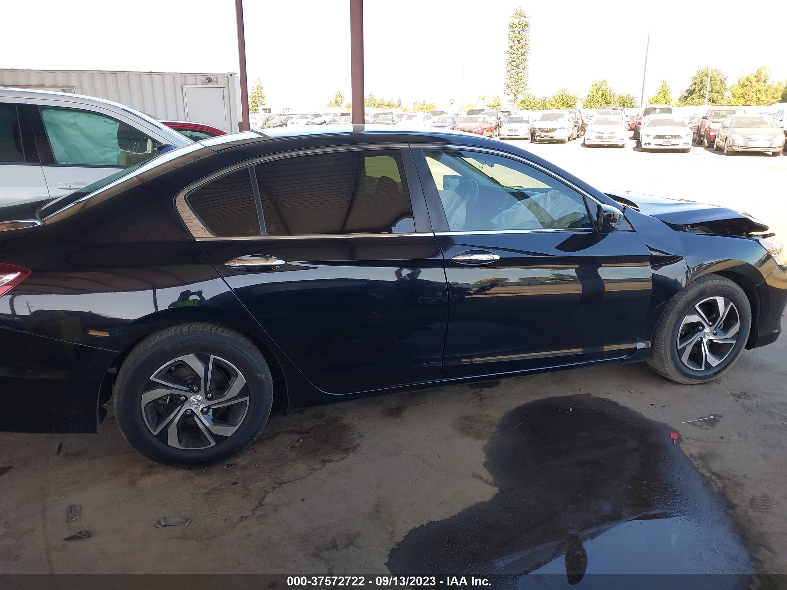 Photo 11 VIN: 1HGCR2F30HA094548 - HONDA ACCORD 