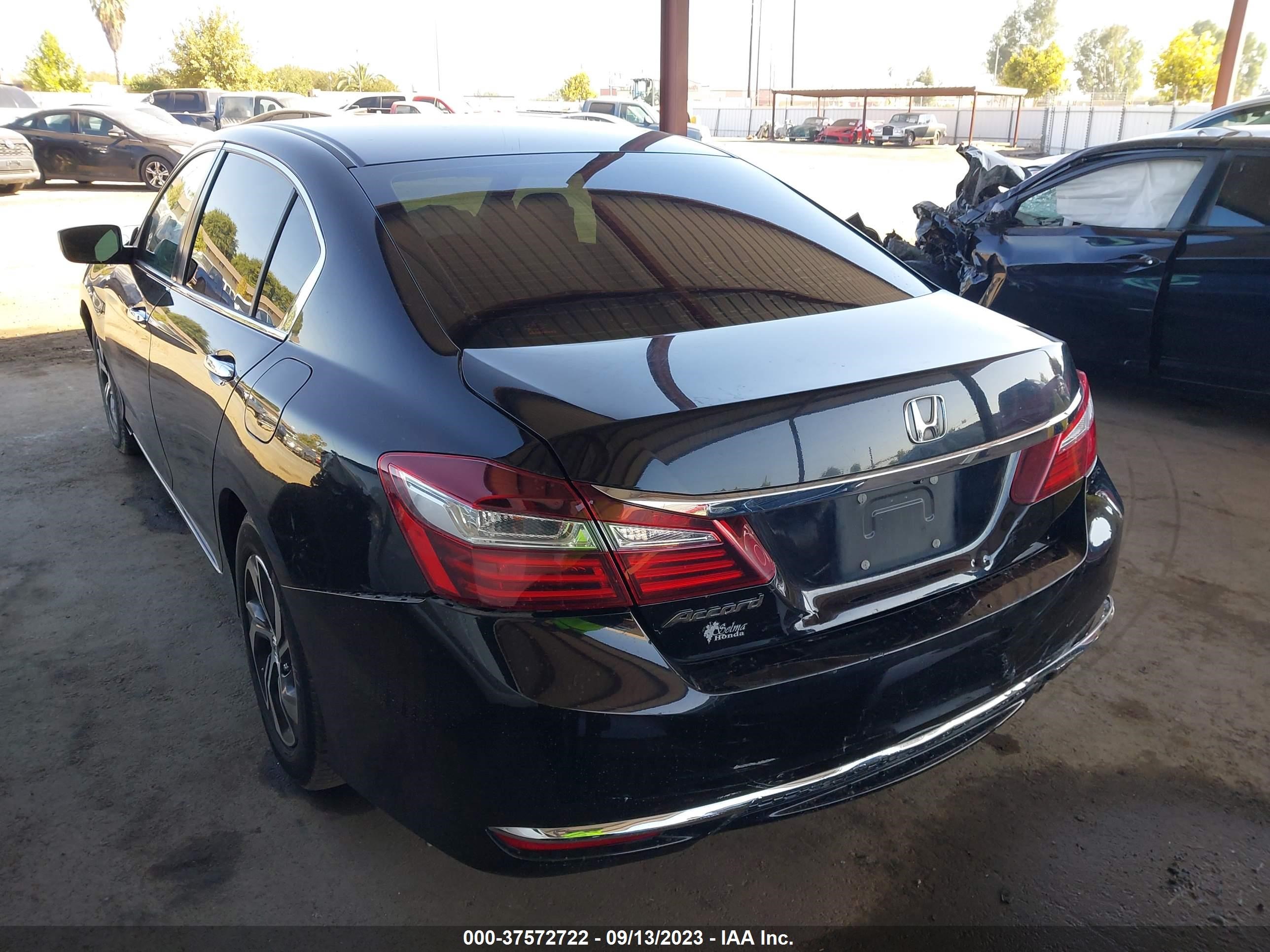 Photo 2 VIN: 1HGCR2F30HA094548 - HONDA ACCORD 