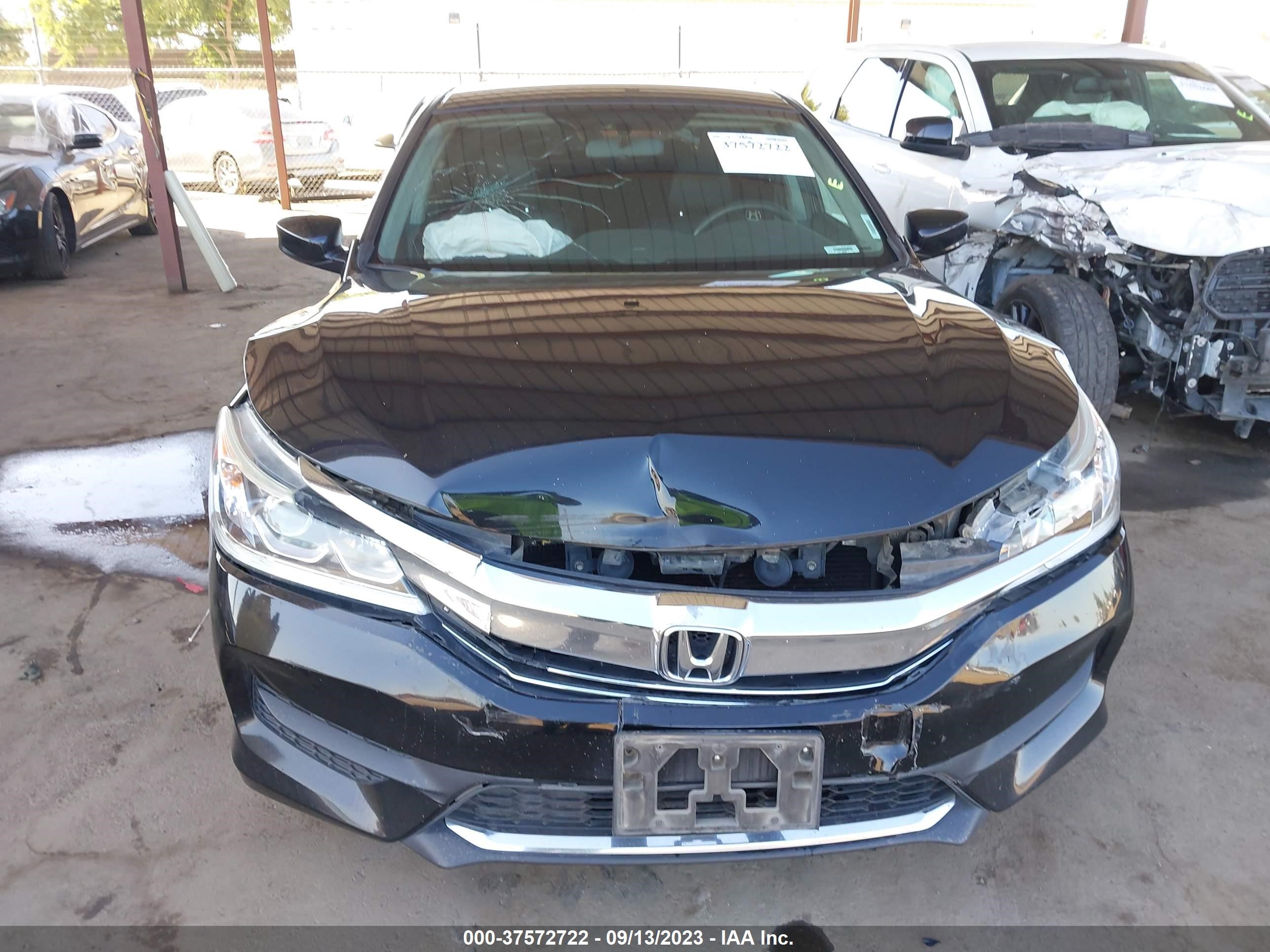 Photo 5 VIN: 1HGCR2F30HA094548 - HONDA ACCORD 