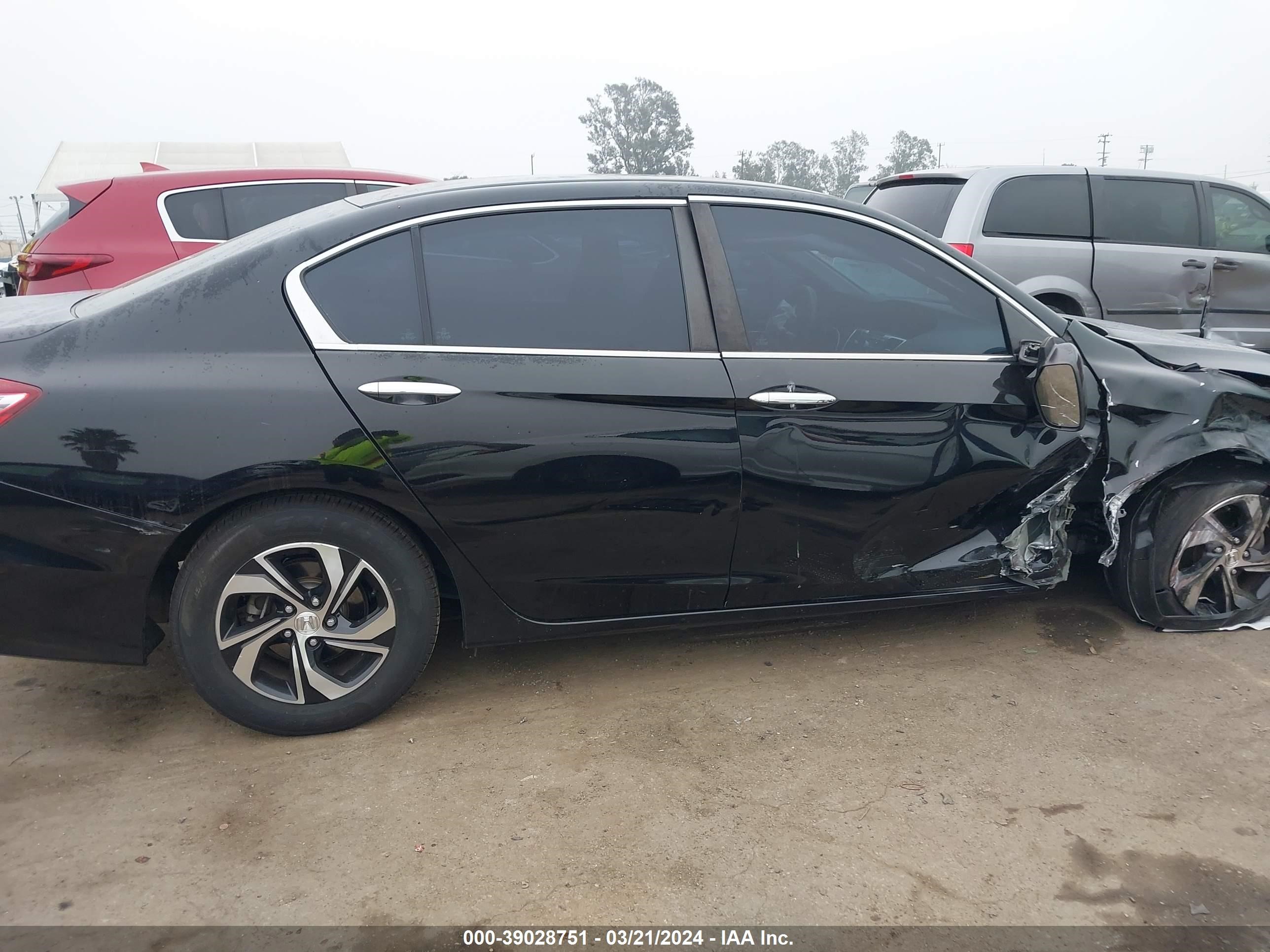 Photo 12 VIN: 1HGCR2F30HA094632 - HONDA ACCORD 