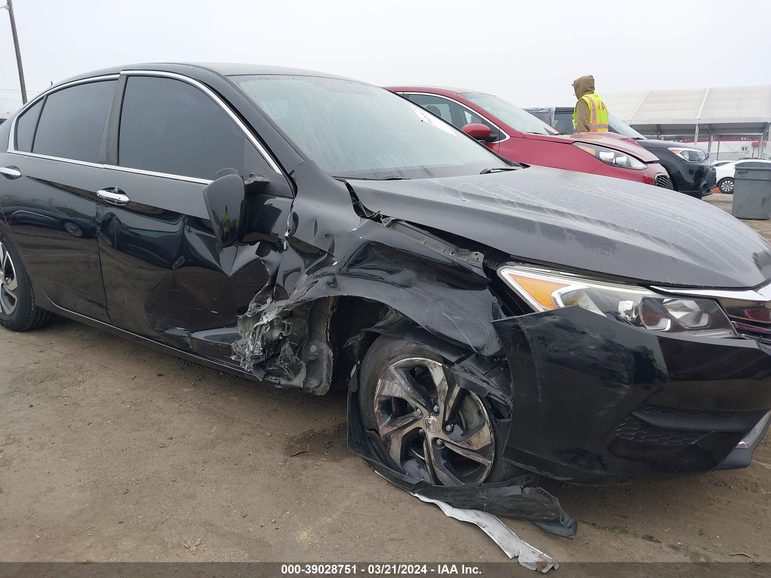 Photo 5 VIN: 1HGCR2F30HA094632 - HONDA ACCORD 