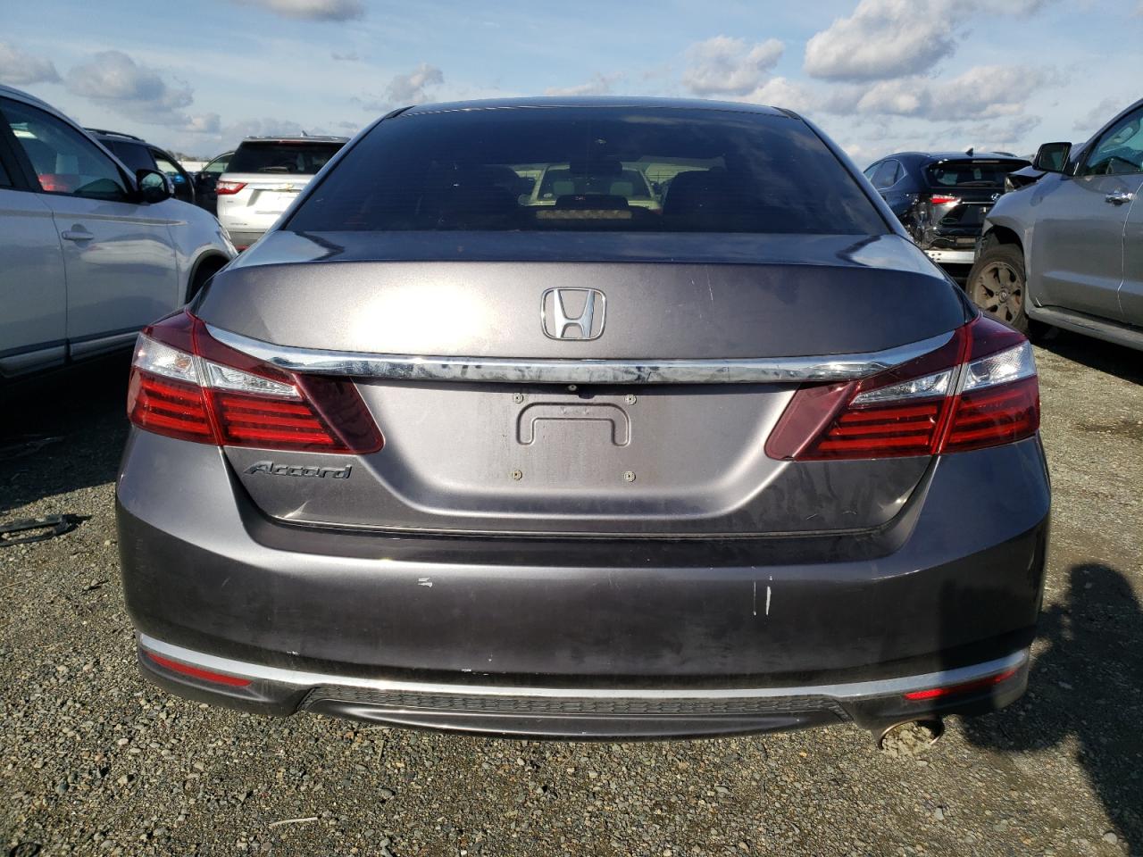 Photo 5 VIN: 1HGCR2F30HA145028 - HONDA ACCORD 