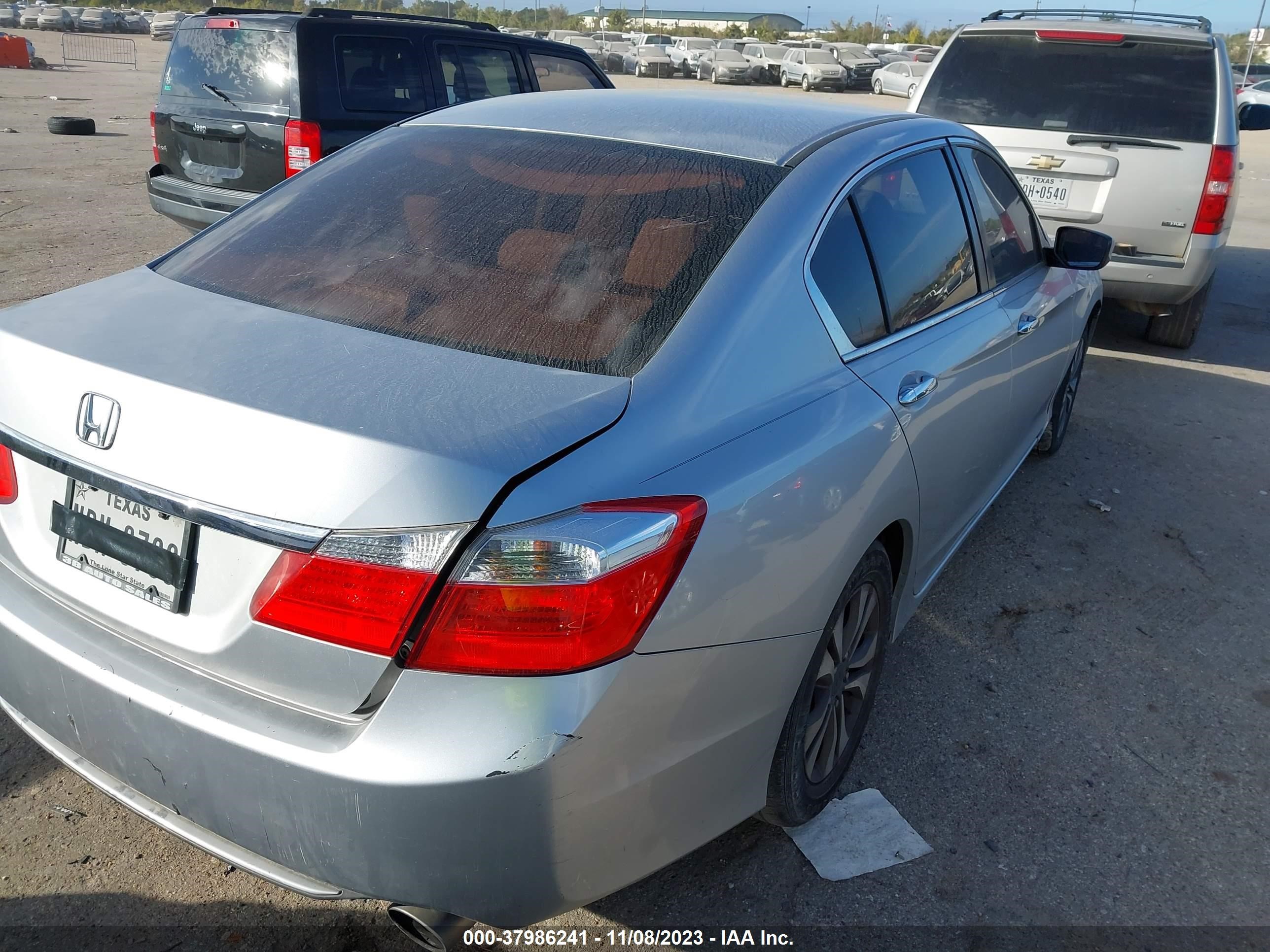 Photo 3 VIN: 1HGCR2F31DA028763 - HONDA ACCORD 